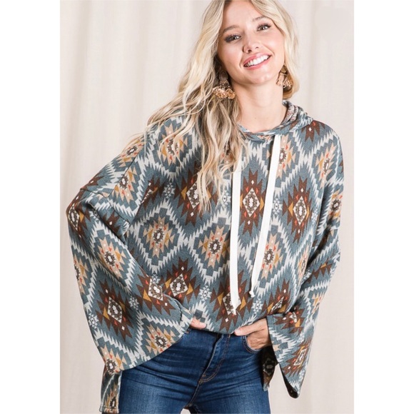Sweaters - Tribal print hoodie pullover